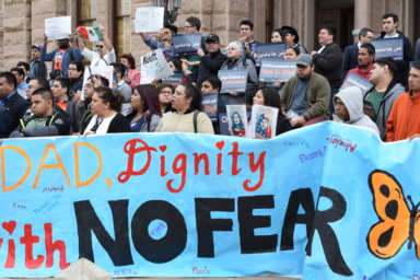 Cientos de personas testifican contra ley que castiga «ciudades santuario»