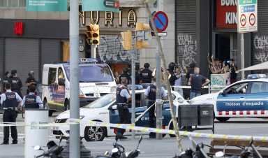 TRECE MUERTOS Y MÁS DE 50 HERIDOS EN EL ATENTADO EN LAS RAMBLAS DE BARCELONA