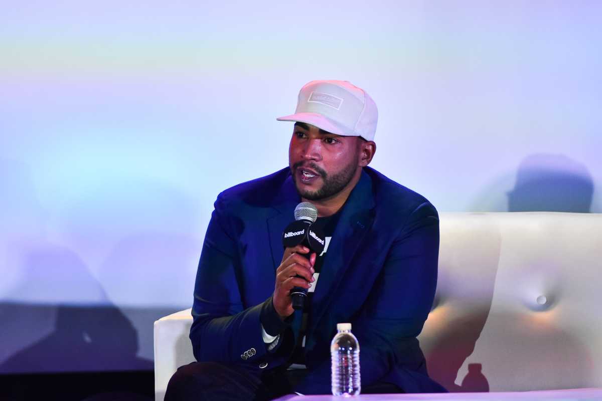 PROSIGUE CONFERENCIA BILLBOARD EN MIAMI BEACH
