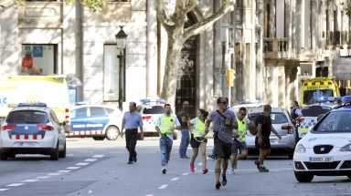 UNA FURGONETA ATROPELLA A VARIAS PERSONAS EN LAS RAMBLAS DE BARCELONA