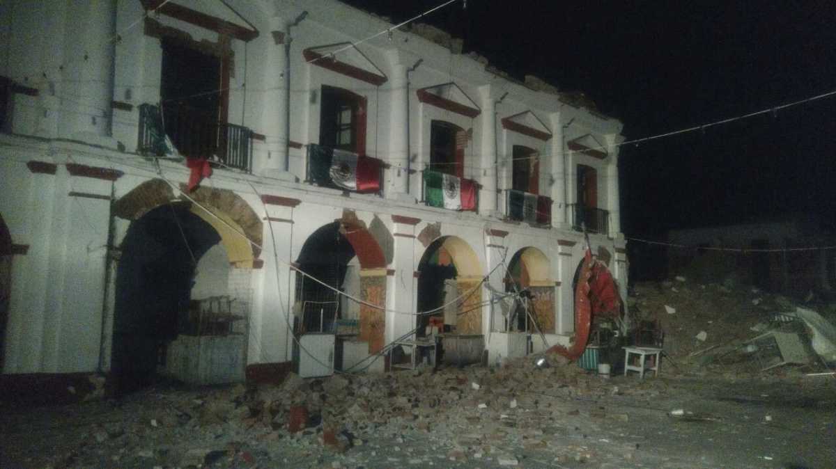 Sube a 32 la cifra de muertos en el sur de México por fuerte terremoto
