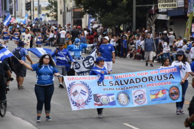 Centroamericanos en EEUU piden respeto a derechos en desfile de independencia