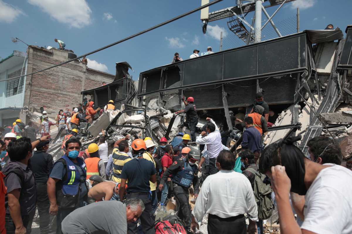 Al menos 47 muertos en el central Estado de México por el terremoto
