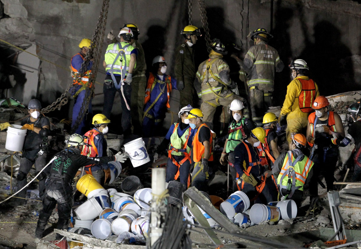 Cifra de muertos aumenta a 319 y se reducen las esperanzas de sobrevivientes