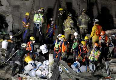 Cifra de muertos aumenta a 319 y se reducen las esperanzas de sobrevivientes