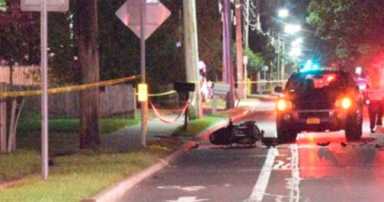 La policía del condado de Suffolk en la escena de un fatal accidente de motocicleta en Selden el domingo, 10 de septiembre de 2017. Crédito de la foto: Stringer News / Jessica Hansen