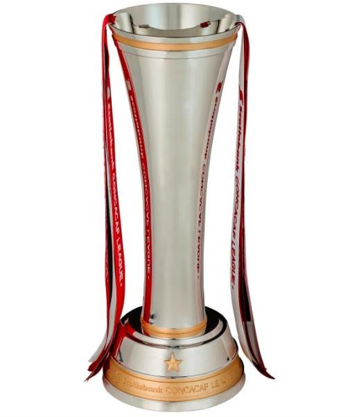 Se luce el nuevo trofeo de la Liga CONCACAF Scotiabank