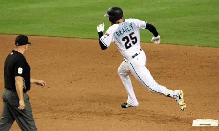 Bradley manda a los Diamondbacks a la serie de división