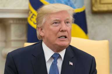 Trump propone penalizar cadenas de televisión