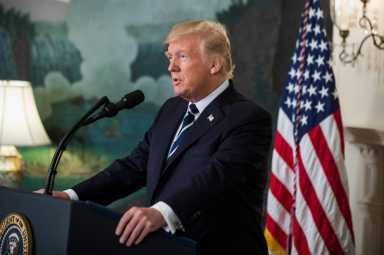 Trump irá a Las Vegas el miércoles para reunirse con familiares de víctimas