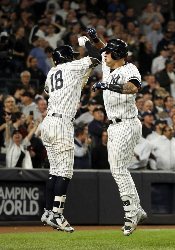 Tanaka y Sánchez ponen a Yankees a un triunfo de la Serie Mundial