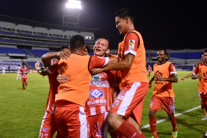 Santos Guápiles de Costa Rica acaricia la Liga Concacaf