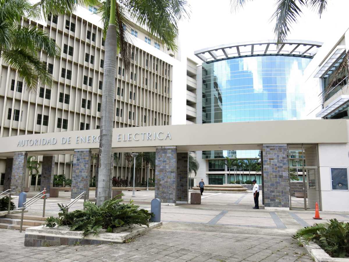 Autoridad de la Energía Eléctrica, San Juan, Puerto Rico.