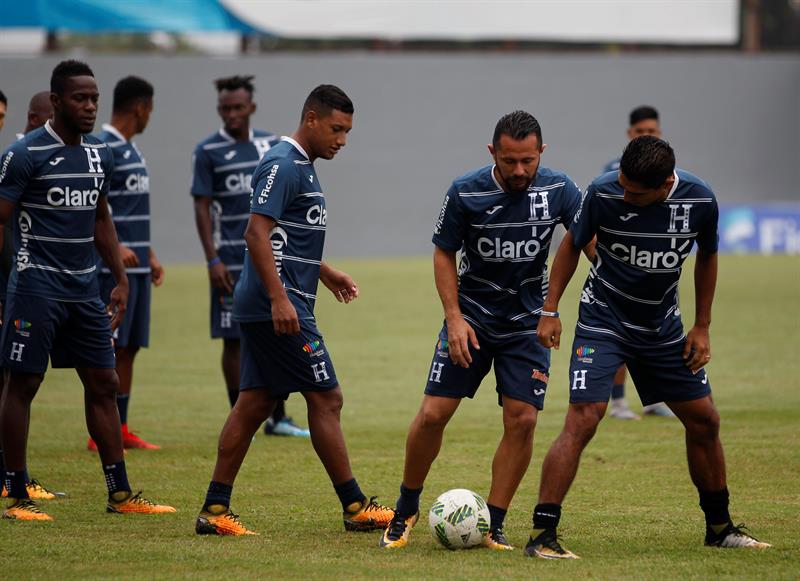 Honduras y Australia inician su último intento por llegar a Rusia