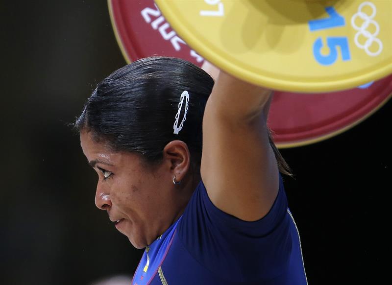 Pesista ecuatoriana Alexandra Escobar conquista 3 oros en los Bolivarianos