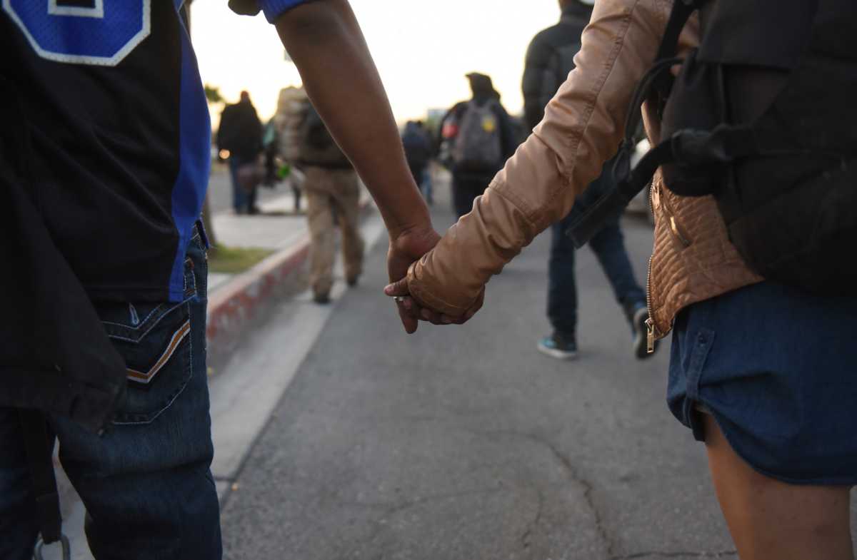 VIACRUCIS DE REFUGIADOS LLEGA A FRONTERA DE MÉXICO