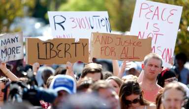 Oficial de policía de Carolina del Sur acusado de dar muerte a un hombre negro.