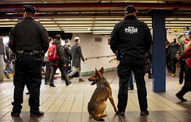 VIGILANCIA POLICIAL EN EL METRO DE NUEVA YORK