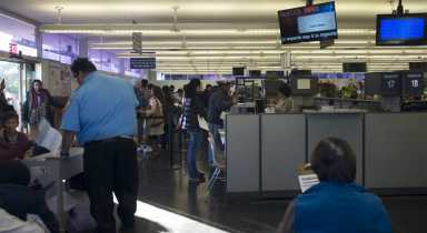 200.000 inmigrantes salvadoreños con TPS esperan decisión del Gobierno