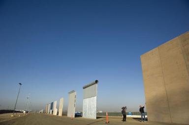Trump reitera que el muro será pagado por México