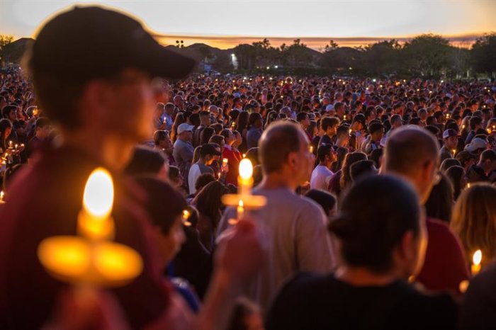 Estudiantes de la secundaria de Parkland convocan marcha contra las armas