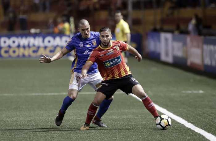 Herediano empata a Tigres en el último minuto y mantiene viva la serie