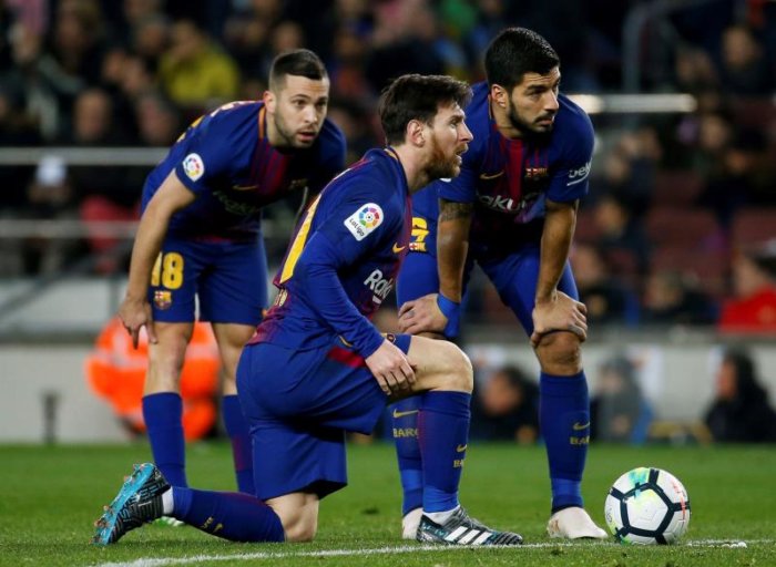 La Pulga Messi y Luis Suárez disipan dudas en el líder Barcelona