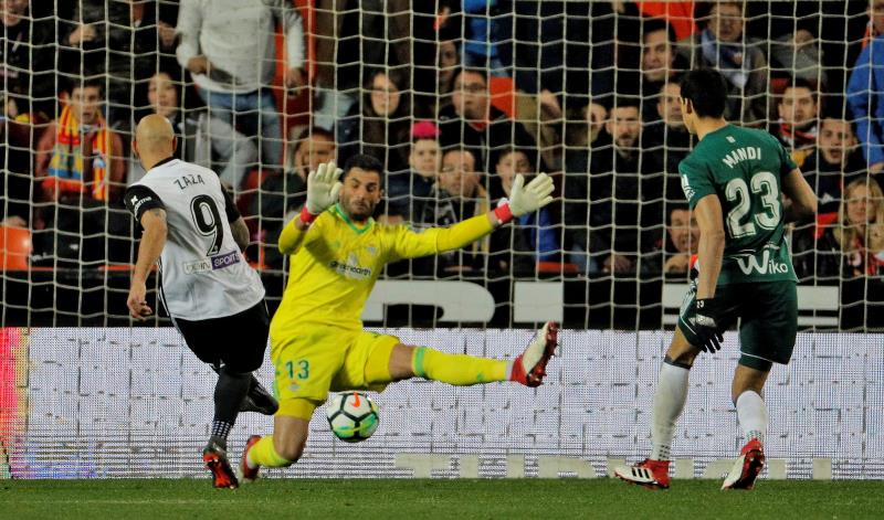 Messi marca su gol 600 y acerca al Barça al título