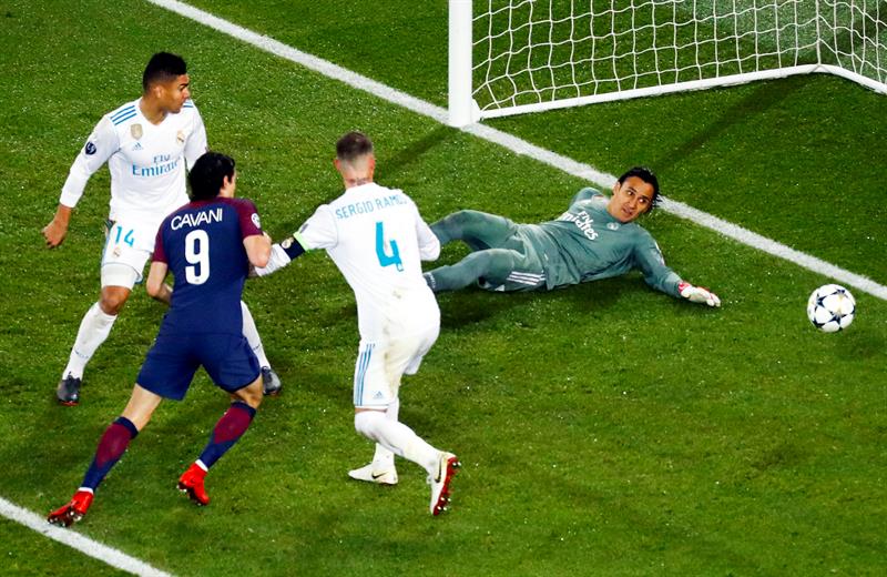 Real Madrid apaga el infierno de París y accede a 4tos de Champions