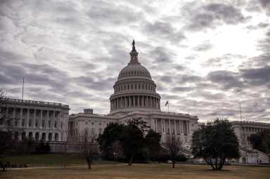 El Senado de EEUU abre el debate para minar la reforma financiera de Obama