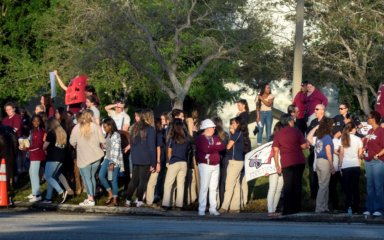 Estudiantes convocan a "March For Our Lives Long Island" en Huntington