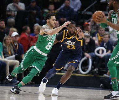 Brown marca gran victoria de Celtics en casa de Jazz