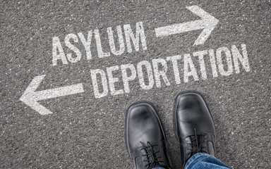 Solicitar asilo a Inmigración ahora es mucho más arriesgado