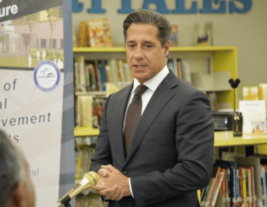 Escuelas públicas NY tienen nuevo Superintendente, Alberto Carvalho