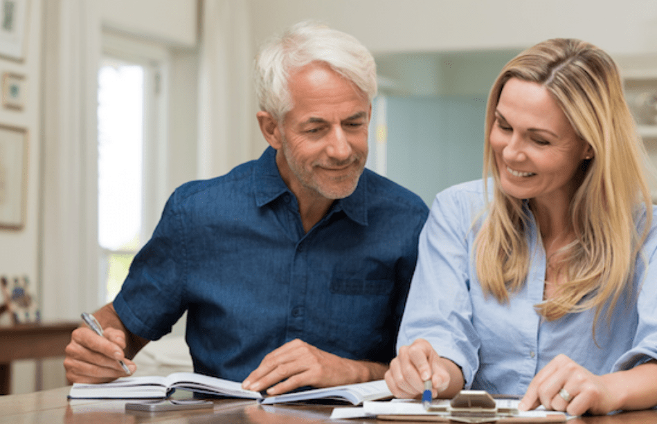 ¿A qué edad debe comenzar a recibir sus beneficios de Seguro Social?