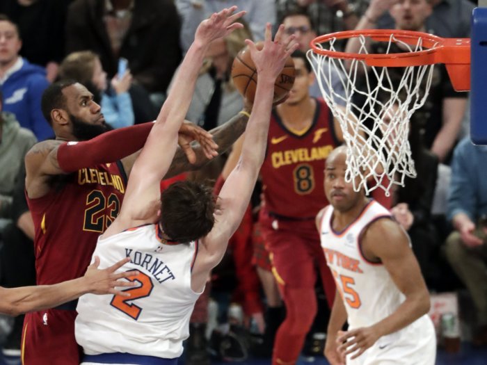 Cavaliers ganan el título divisional en la cara de NY Knicks