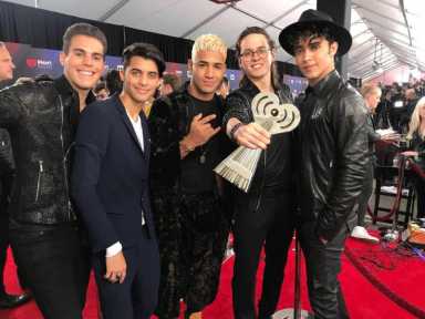 CNCO gana premio por "Reggaetón Lento” ft. Little Mix y visita NYC