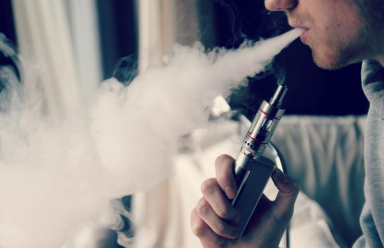 Votan para restringir publicidad de vapes cerca a niños y escuelas en Pueblo de Hempstead