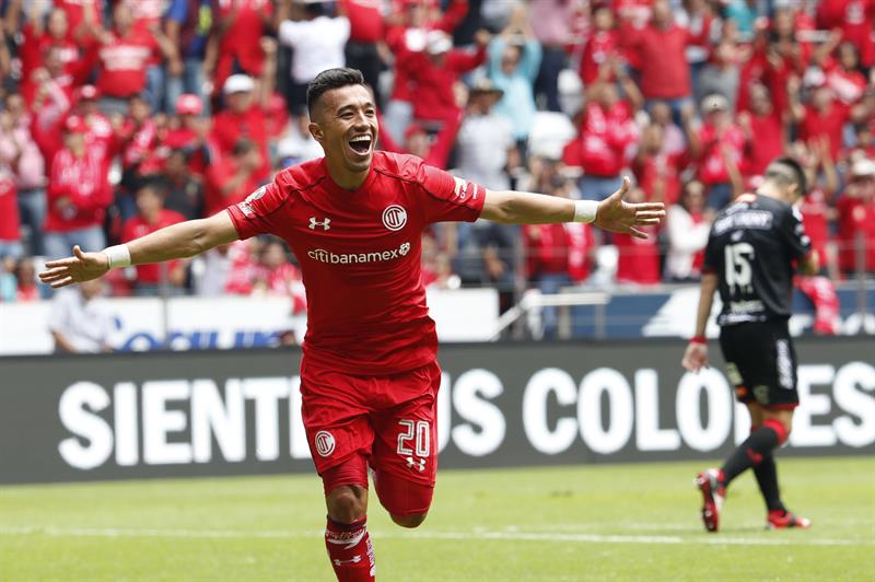 Uribe anota un triplete y mete al Toluca en la final