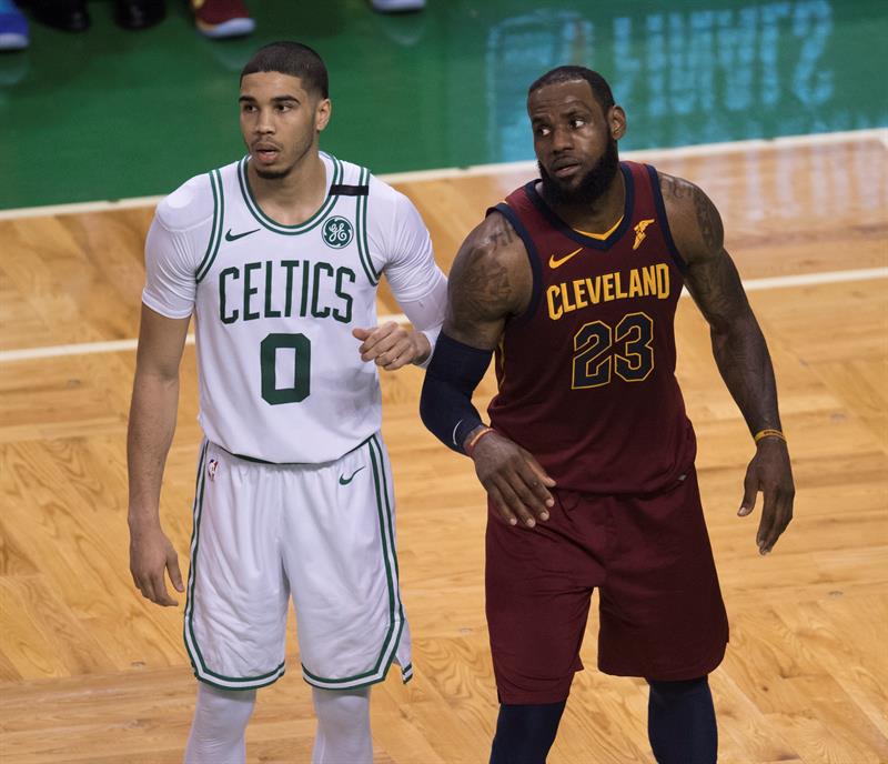 Brown, Morris y Horford destrozan a los Cavaliers y los Celtics toman ventaja