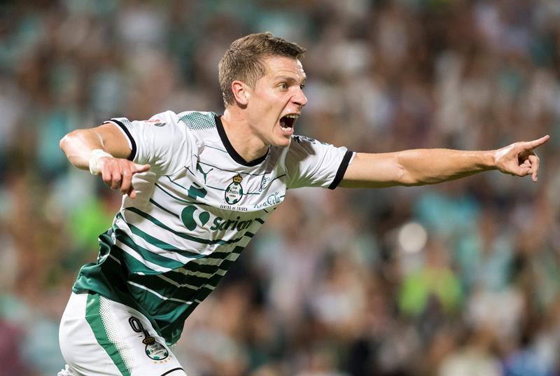 Santos Laguna remonta 2-1 al Toluca en la ida de la final mexicana