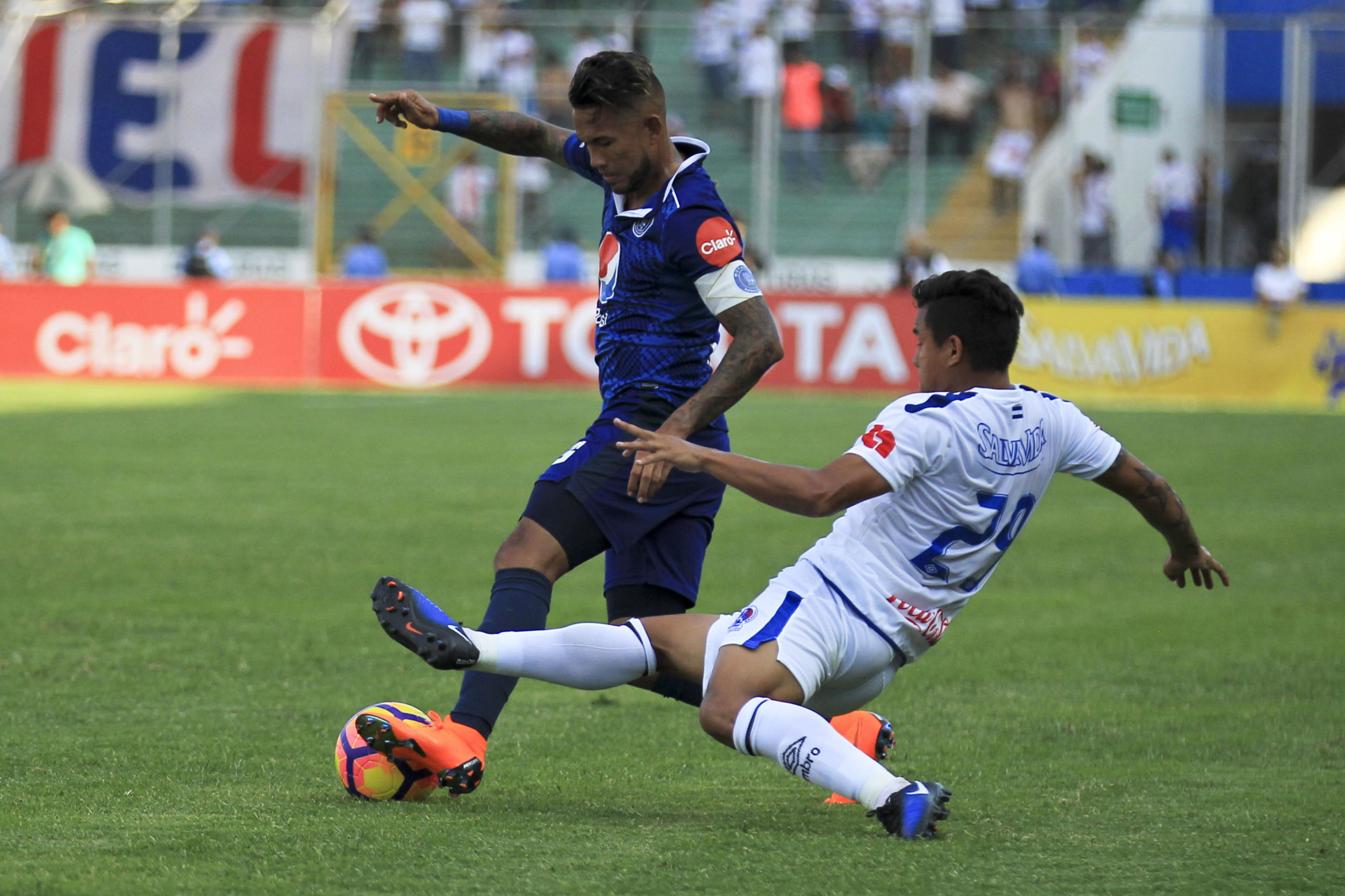 Olimpia y Motagua empatan en la ida de semifinales de Honduras (Fotos)