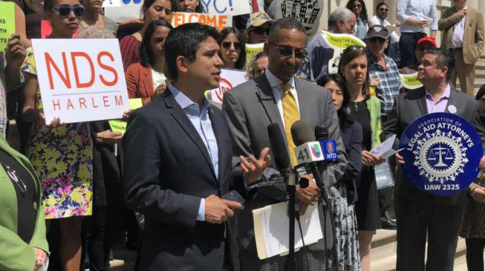 Activistas y consejal de Nueva York piden mantener a ICE fuera de los tribunales