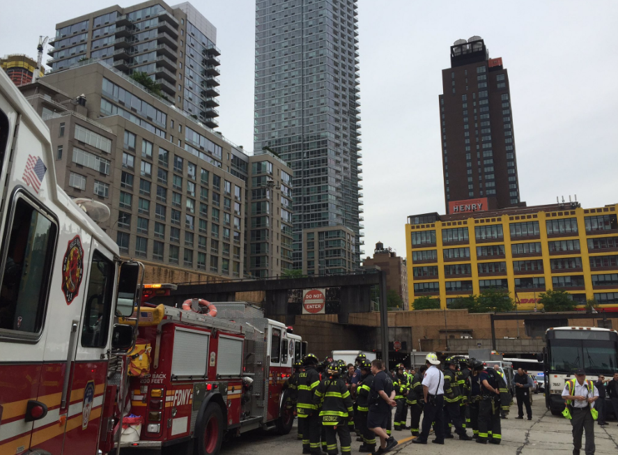 Más de treinta heridos por choque de autobuses en un túnel Lincoln