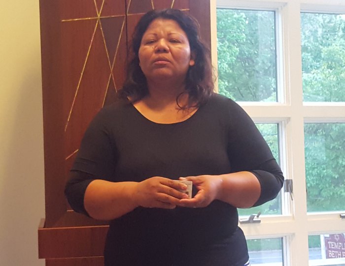 Inmigrante nicaragüense en riesgo de perder su TPS, casa, trabajo e hijas americanas