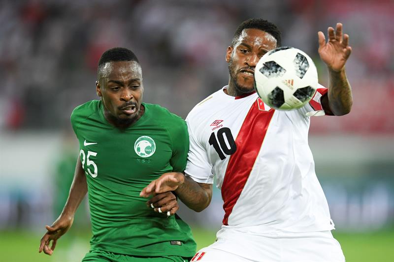 Guerrero vuelve con doblete y Perú golea 3-0 a Arabia (Fotos y Video)
