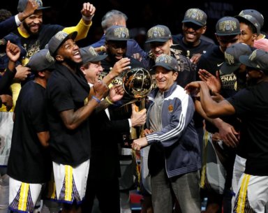 Curry y Durant dan nuevo título a unos Warriors de dinastía (Fotos y Video)