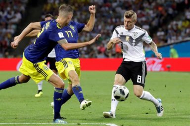 Alemania del drama al alivio tras remontar sobre la hora por 2-1 a Suecia