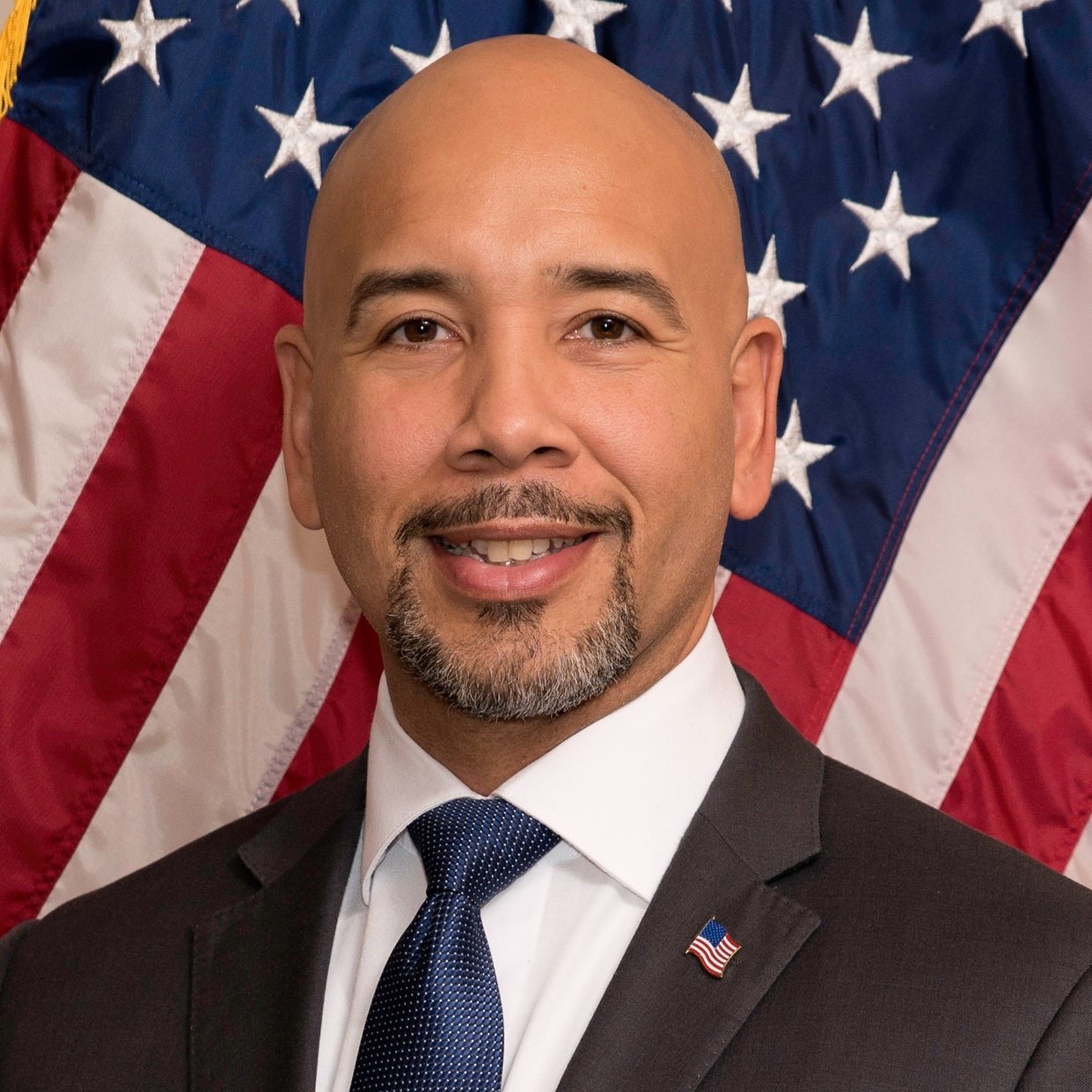 Presidente del Bronx respalda al senador José Peralta para reelección