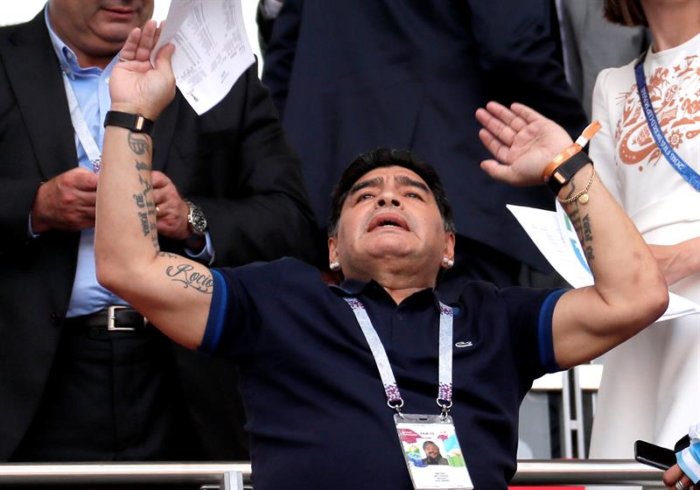 Maradona asegura que a Colombia "la robó" una FIFA "vieja y arreglada"